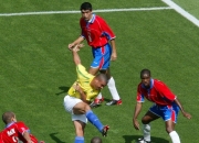 开云体育入口-国际足球赛事中激烈的竞争吸引球迷目光的简单介绍