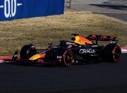 开云体育中国-威廉姆斯险胜红牛车队，佩雷兹惊艳四座