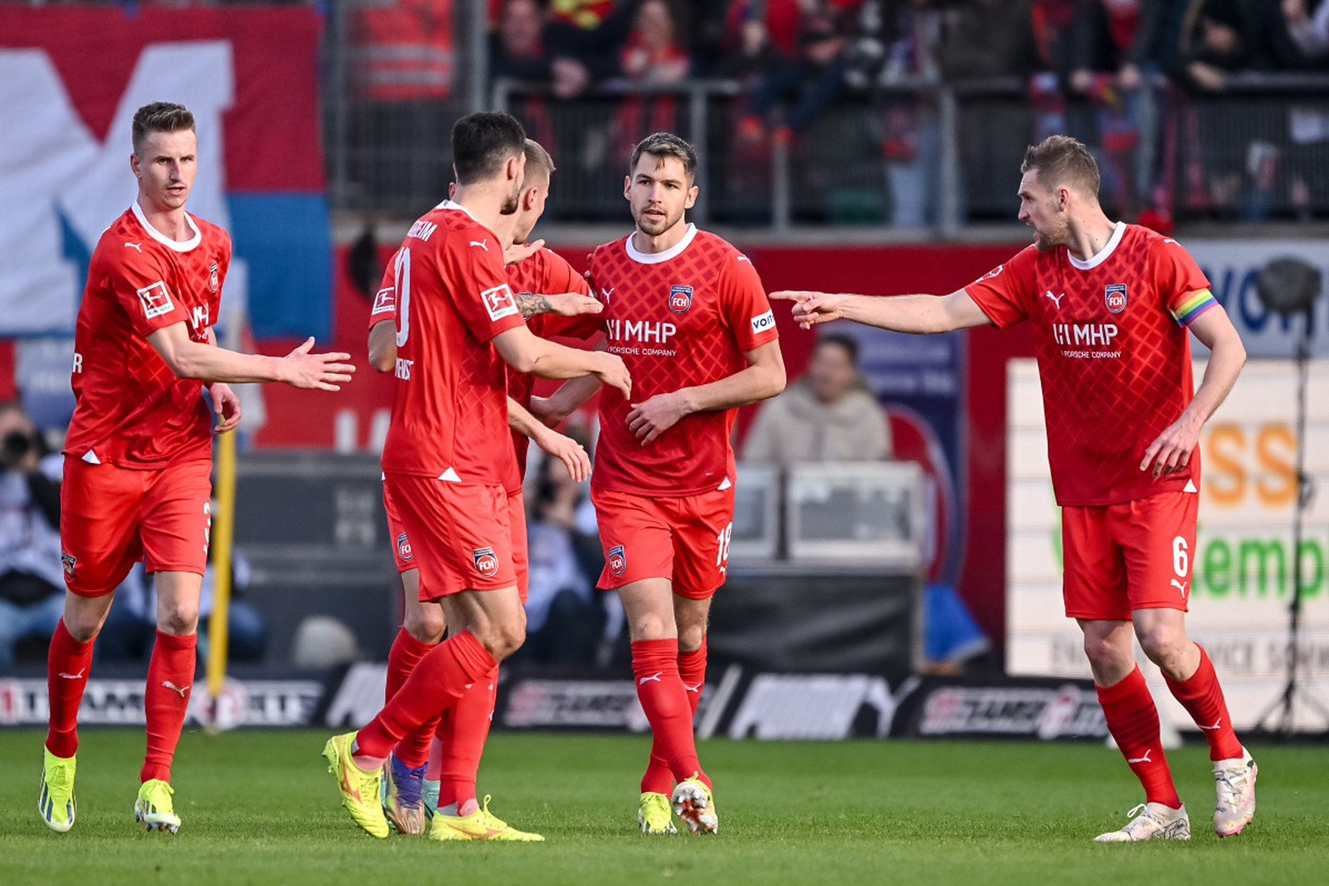 关于奥格斯堡连胜告终,士气受挫的信息 关于奥格斯堡连胜告终,士气受挫的信息