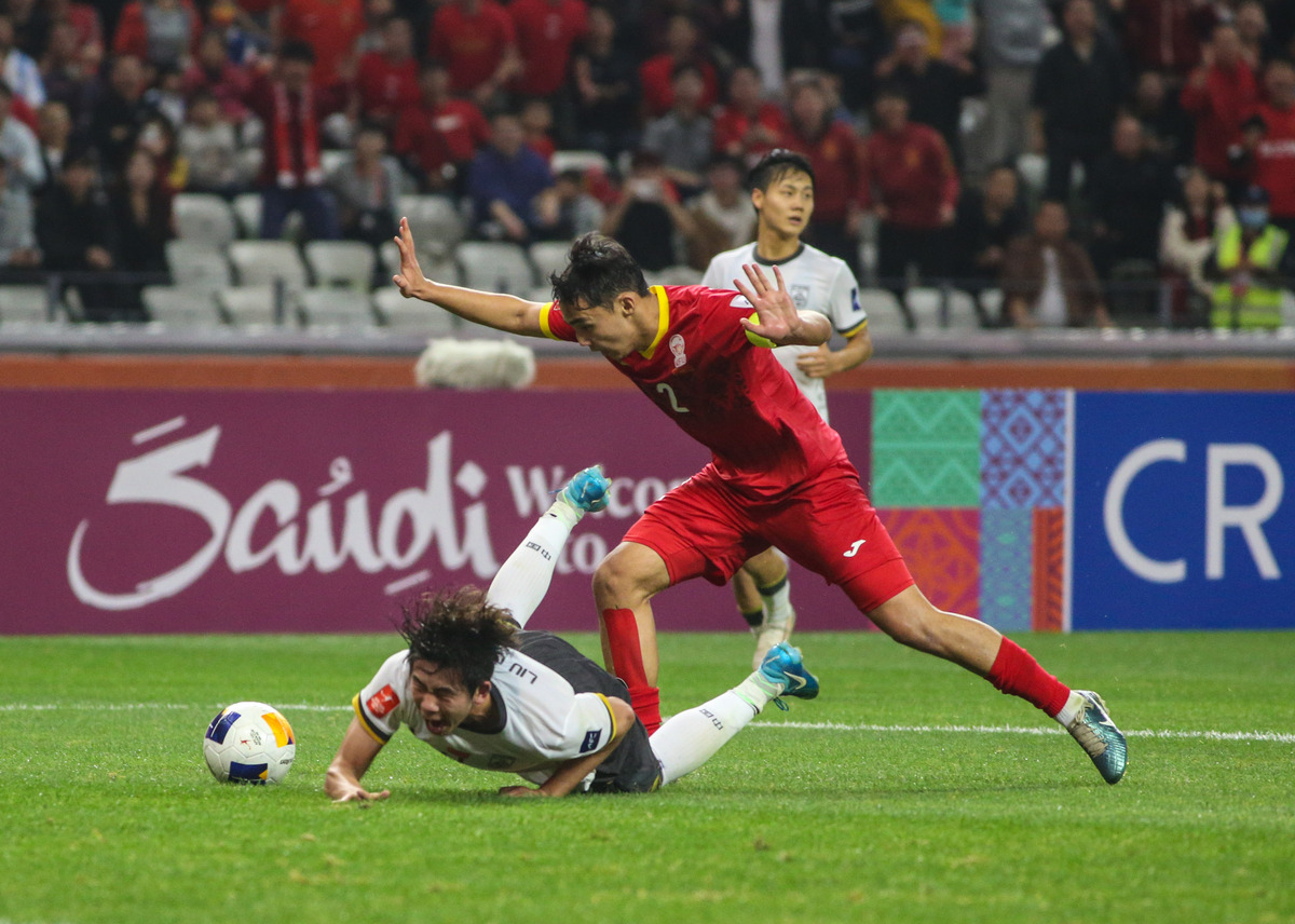 中国足球职业联赛再现巅峰对抗