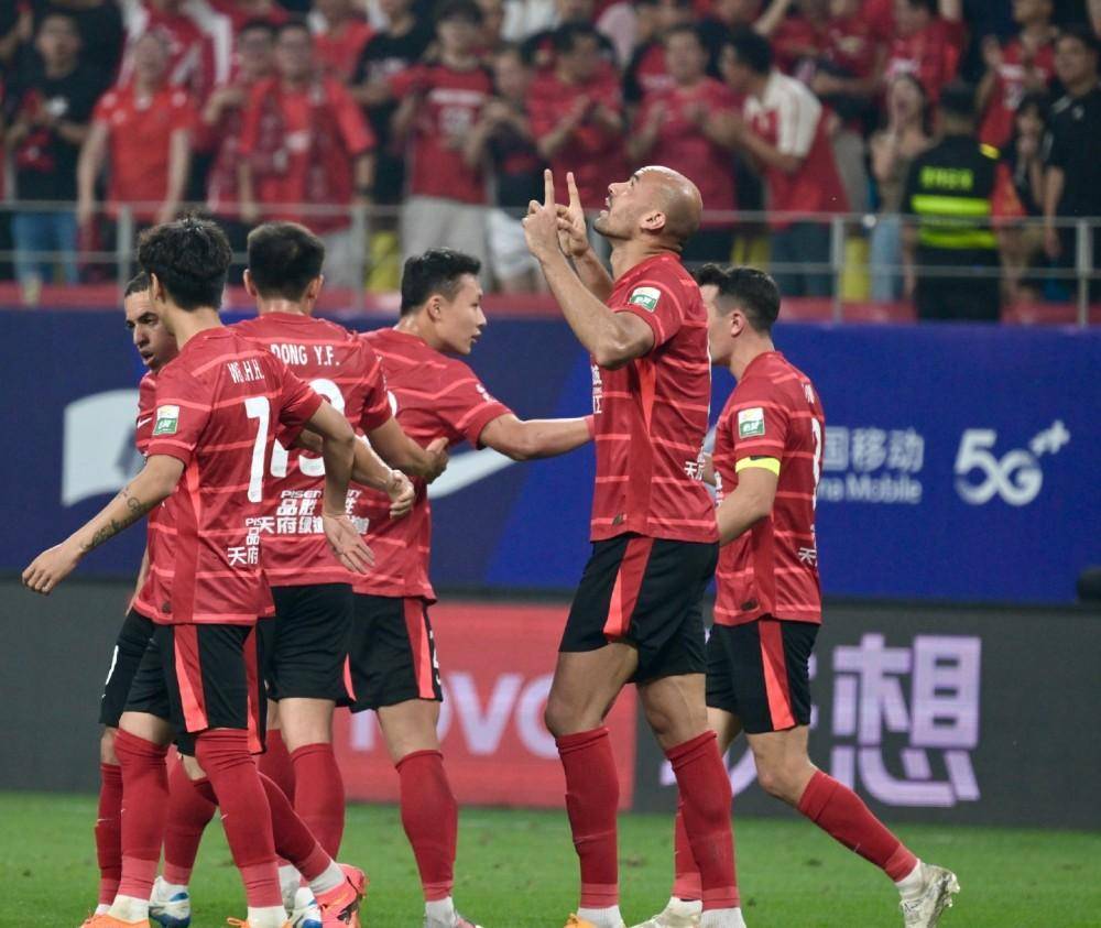 关于广州富力球员伤愈归队，中超竞争加剧的信息