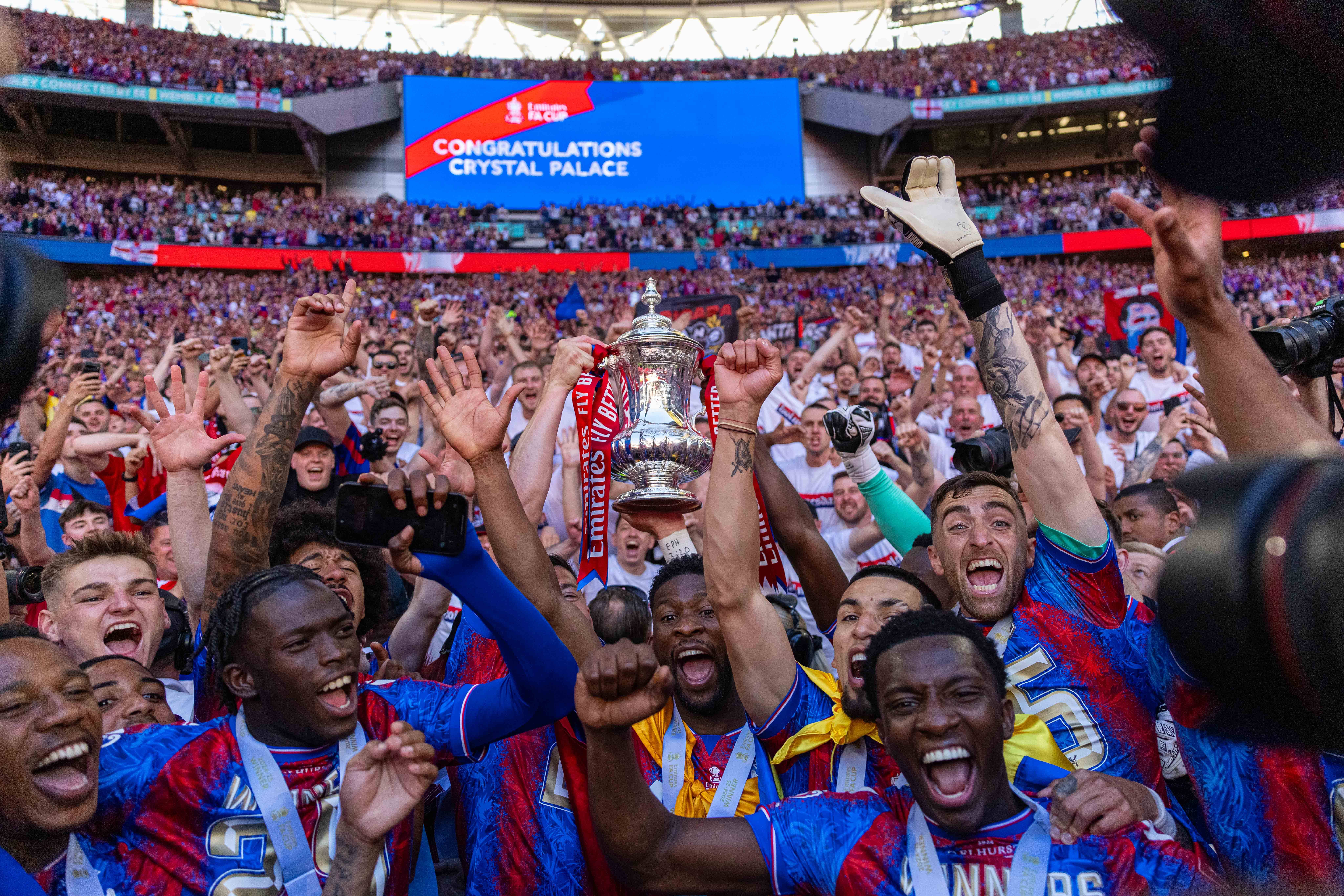 顶尖球队的激烈较量令人期待 顶尖球队的激烈较量令人期待