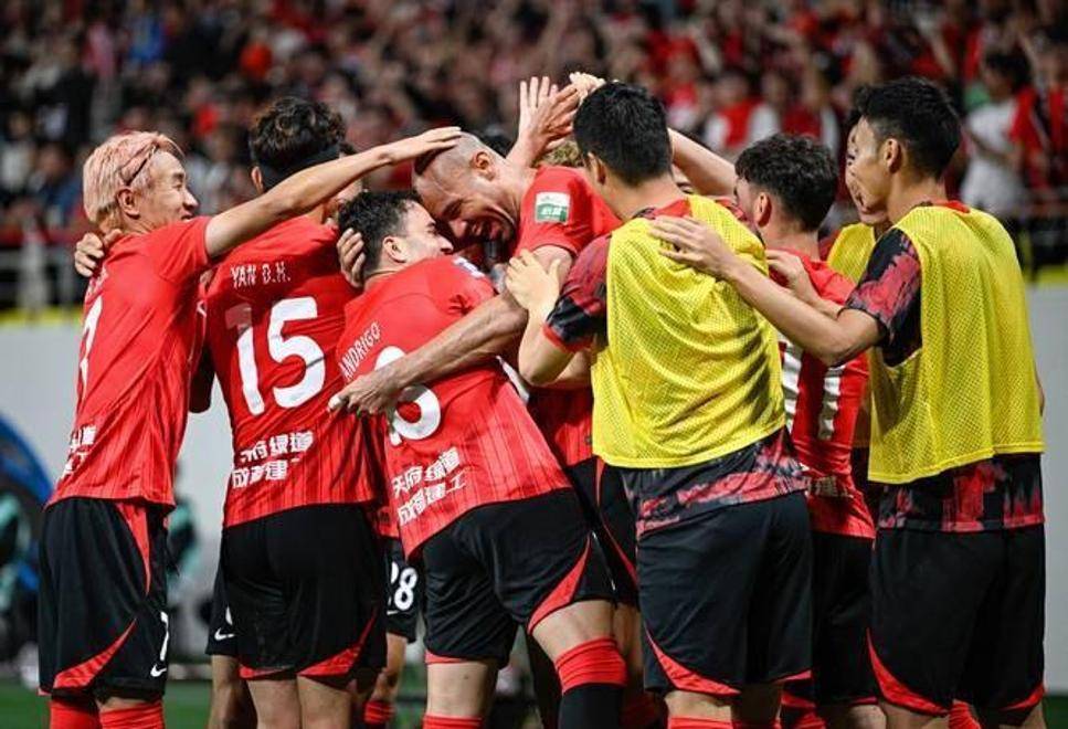 顶尖球队的激烈较量令人期待 顶尖球队的激烈较量令人期待