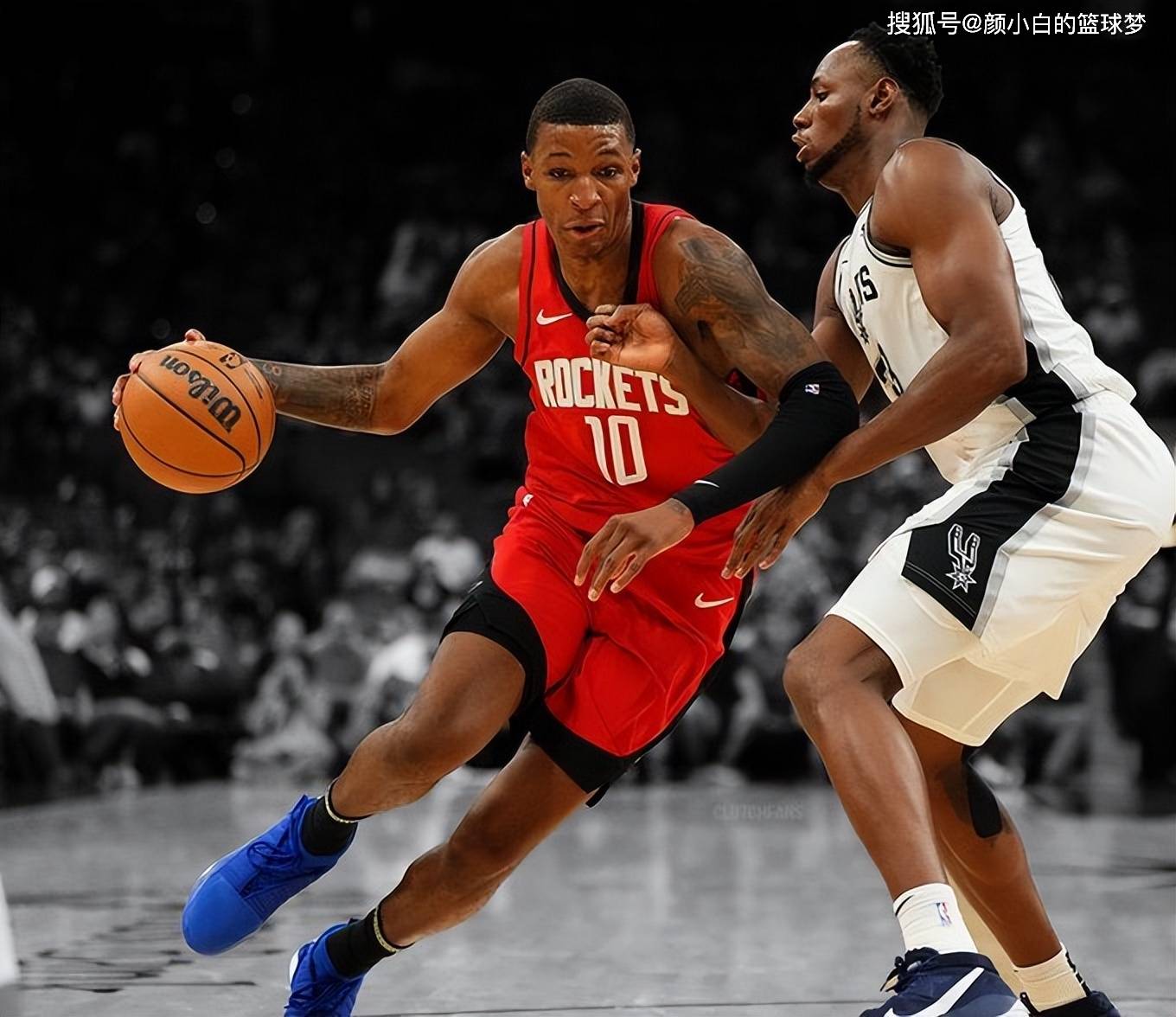 篮球惊险逆转取胜，粉丝狂欢不已