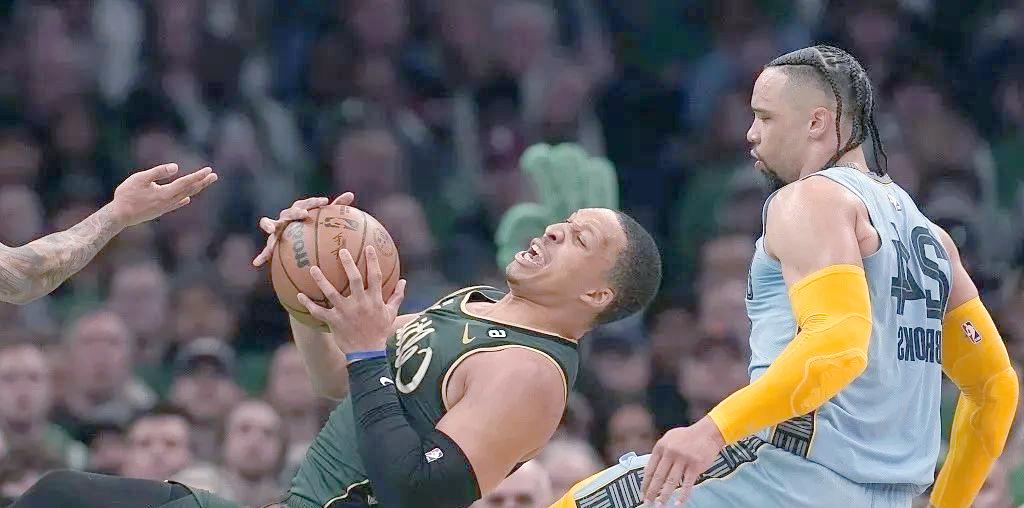 雄鹿逆转辽宁队，霍勒迪刷新纪录