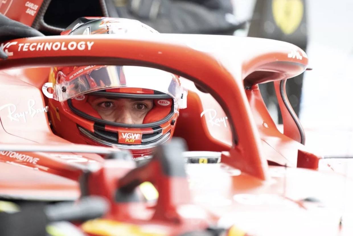 红牛车队鏖战法拉利，塞恩斯扛起全队