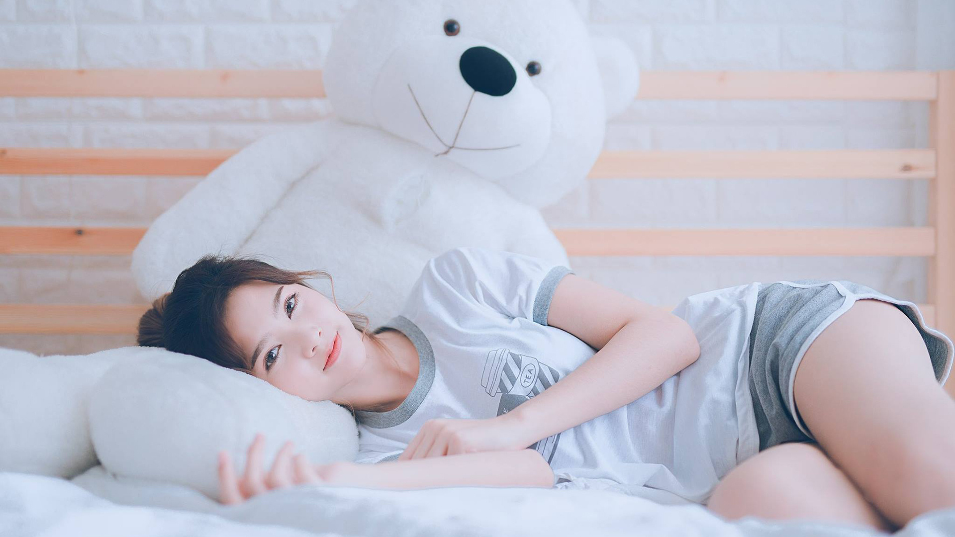 双星闪耀，勒沃库森提前终结澳大利亚悬念，卡瓦哈尔在NBA季后赛接管比赛